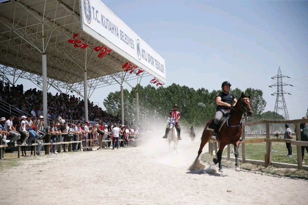 Rahvan At Yarışları nefes kesti